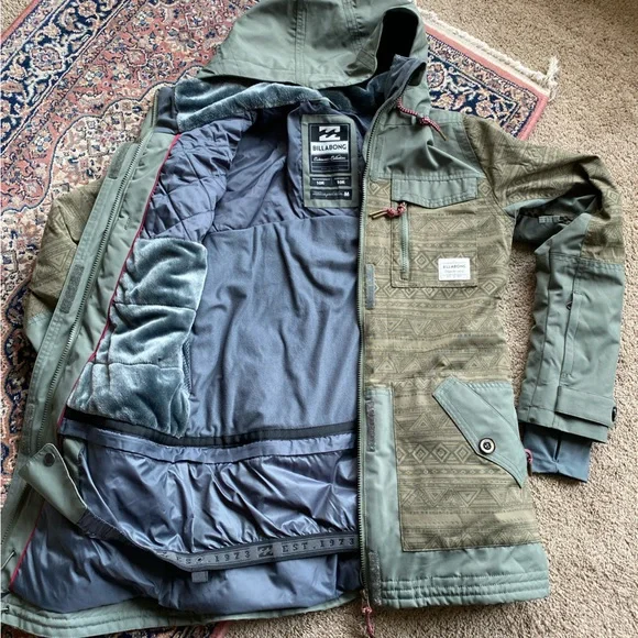 Women’s M Billabong Y2K ski jacket forest green print